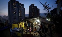 jonas-bendiksen-caracas-001.jpg.jpg