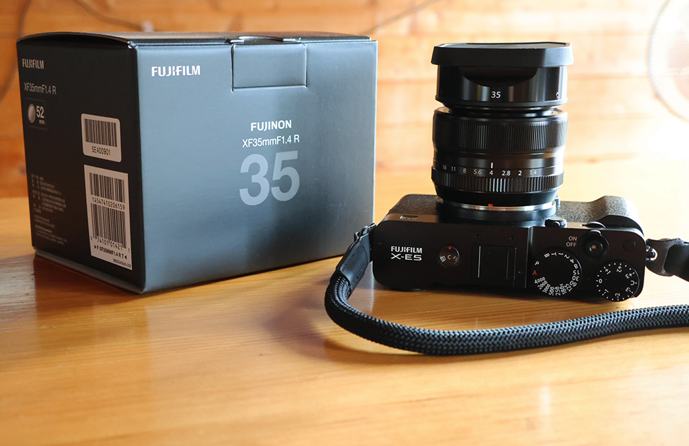 【使用回数少】FUJIFILM X-E5 35mm F1.4 単焦点レンズ付き 使用回数少】FUJIFILM X-E5 35mm F1.4 単焦点レンズ付き 富士フイルム X-