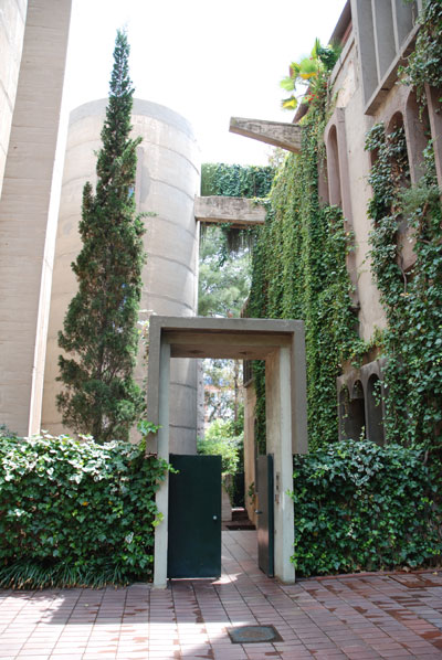 ボーフィルはWalden 7で世界の建築家となり、そして建築を捨てた