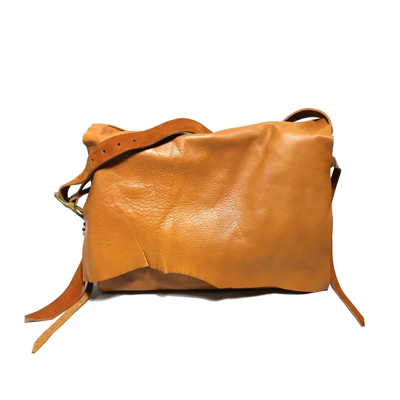 MAGGIE FARM bag ブラウンレザー メッセンジャーバッグ 【公式通販】